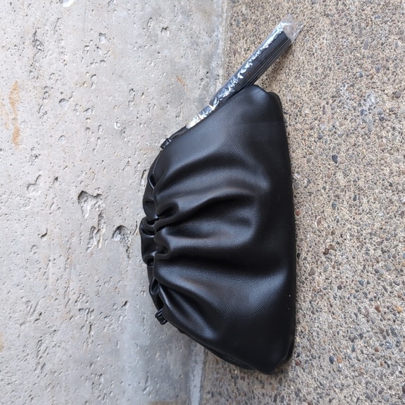 Bundle of 2 Leather Clutch with Tassel - Picture 10 of 16